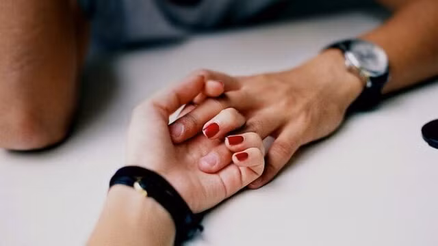 Bí kíp “nhỏ nhưng có võ” giúp cặp đôi yêu nhau bao năm vẫn mặn nồng như thuở ban đầu