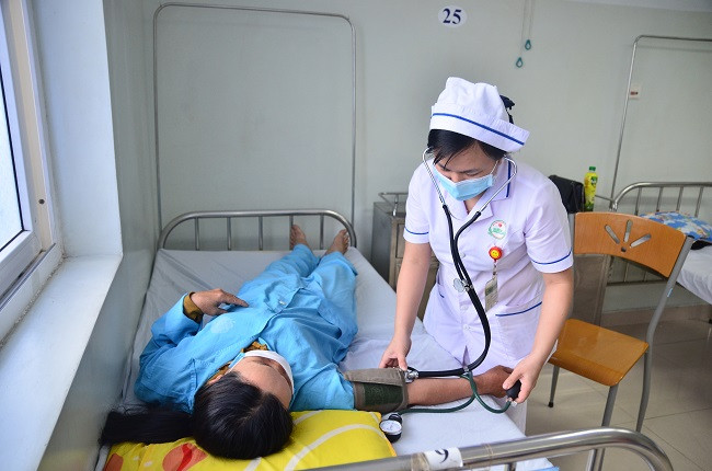 Những cuộc hẹn tái khám đầy xúc động, khi biết được bệnh nhân đang sống tốt cùng bệnh tật.