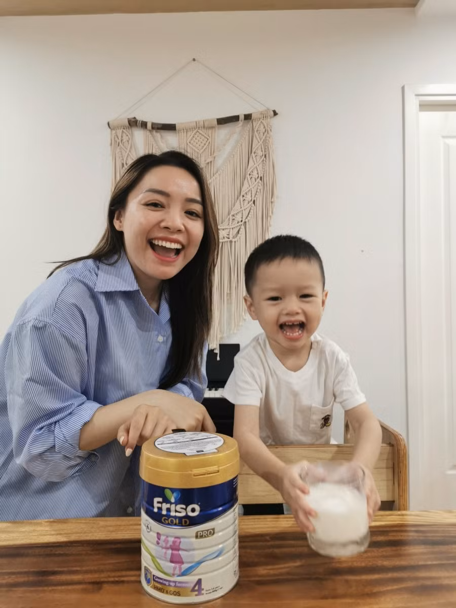 Sara Lưu khoe ảnh thú vị có 1-0-2 của hai nhóc tì, cục cưng nhà Lan Khuê không hề kém cạnh&nbsp; ảnh 8