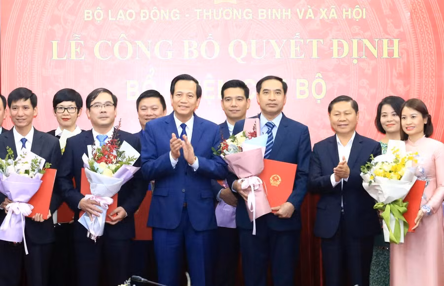 Bổ nhiệm nhân sự Văn phòng Chính phủ, Bộ LĐ-TBXH, Bộ TT&TT