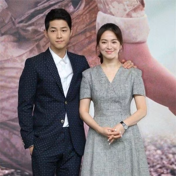 Giữa scandal ly hôn, tin nhắn cùng lời chia sẻ Cô con dâu xinh đẹp của gia đình tôi của bố Song Joong Ki gây bão-1