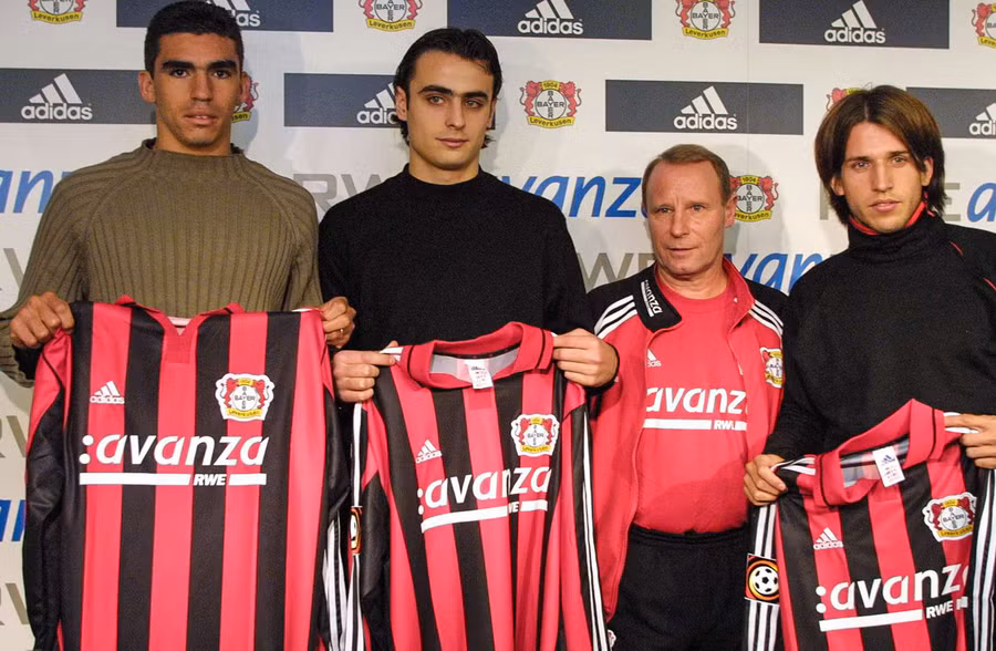 Sự nghiệp của Berbatov đã sang trang kể từ khi gia nhập Leverkusen.