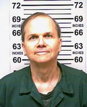 Tên sát nhân Mark David Chapman. Tên sát nhân Mark David Chapman.