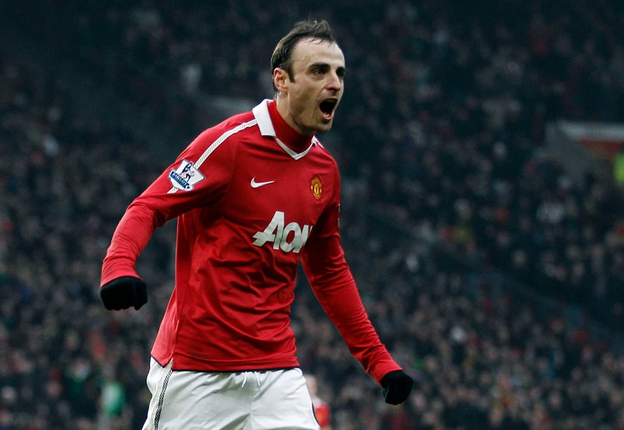 Berbatov từng để lại nhiều khoảnh khắc thiên tài trong màu áo Man Utd.