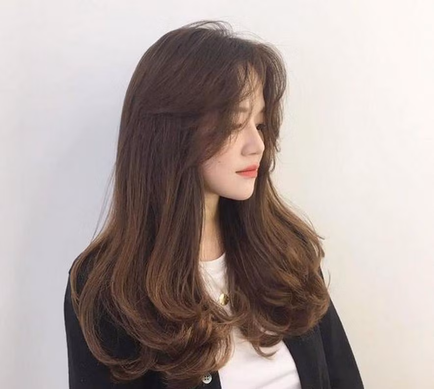 4 kiểu tóc xoăn đuôi dài không bao giờ lỗi mốt ảnh 3