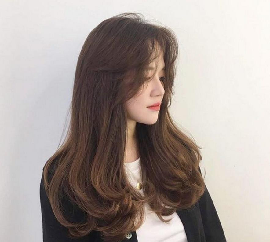 4 kiểu tóc xoăn đuôi dài không bao giờ lỗi mốt ảnh 3 4 kiểu tóc xoăn đuôi dài không bao giờ lỗi mốt ảnh 3