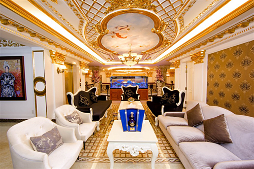 Cận cảnh biệt thự dát vàng, nguy nga như lâu đài của Lý Nhã Kỳ ảnh 9 Căn nhà có nhiều phòng để phục vụ mục đích khác nhau như giải trí, tiệc trà, công việc...