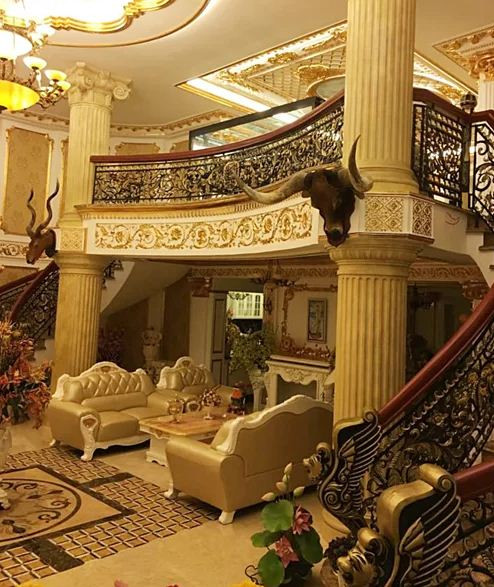 Cận cảnh biệt thự dát vàng, nguy nga như lâu đài của Lý Nhã Kỳ ảnh 7 Nội thất của căn nhà được thiết kế tỉ mỉ đến từng chi tiết.