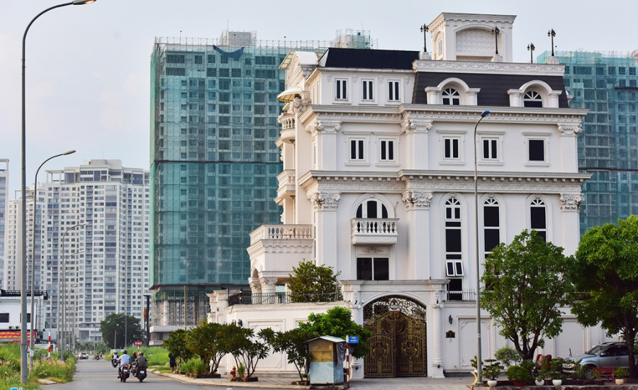 Cận cảnh biệt thự dát vàng, nguy nga như lâu đài của Lý Nhã Kỳ ảnh 3 Căn biệt thự tráng lệ của Lý Nhã Kỳ.