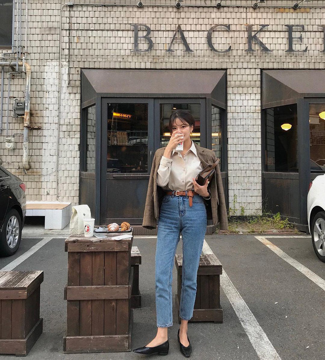 Học ngay 12 set đồ của các quý cô Châu Á để thêm ý tưởng diện đồ cho những ngày mưa lạnh-12