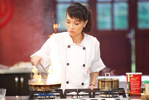 Tại cuộc thi Vua đầu bếp Việt Nam năm 2014, Minh Nhật ghi ấn tượng bởi sự điềm tĩnh trong tác phong, sáng tạo trong sản phẩm Tại cuộc thi Vua đầu bếp Việt Nam năm 2014, Minh Nhật ghi ấn tượng bởi sự điềm tĩnh trong tác phong, sáng tạo trong sản phẩm