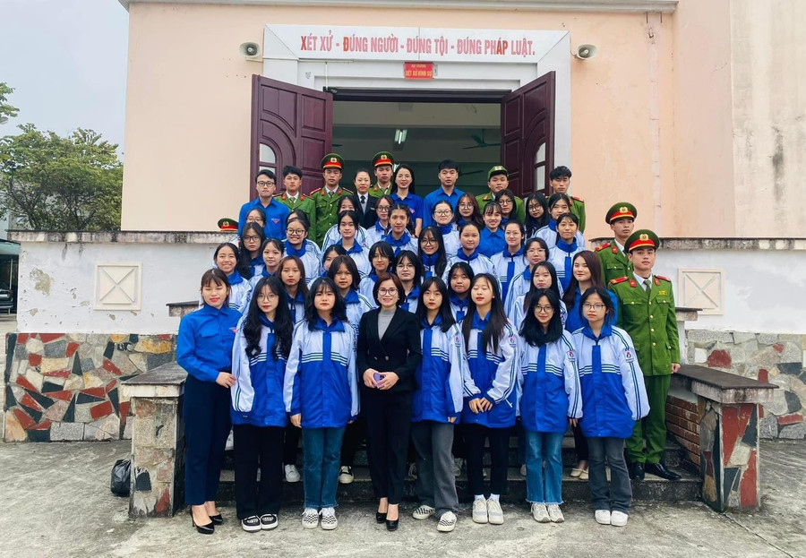 Việc tham dự các phiên tòa là hoạt động trải nghiệm giúp học sinh nắm rõ được quy định của pháp luật.