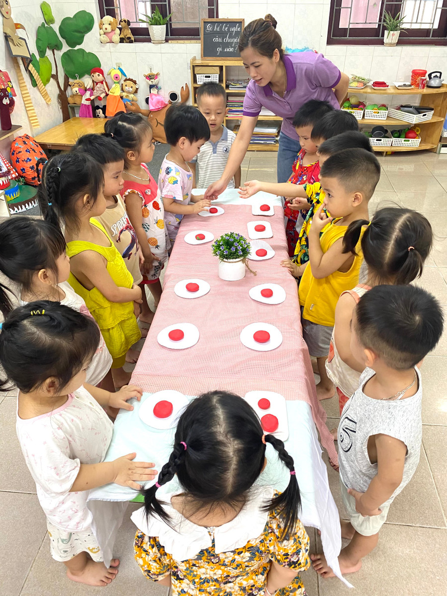 Nhờ tham gia nhiều hoạt động nhóm trên lớp sẽ rèn cho trẻ các kỹ năng cần thiết.