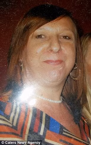  Bà Beverly rất bối rối với những gì mình đã làm, song cho biết do gặp khó khăn tài chính, cần dùng đến số tiền của con để trang trải cuộc sống. 