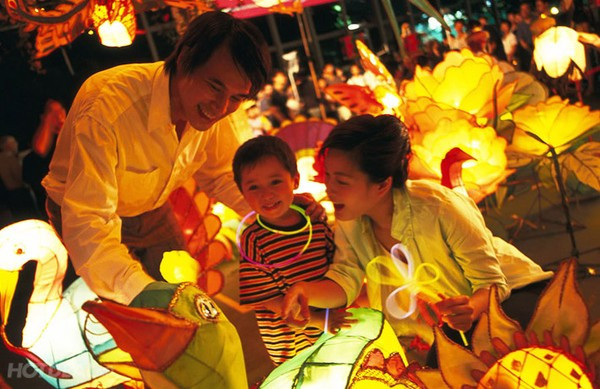 Xin đừng bóp méo trăng rằm của trẻ