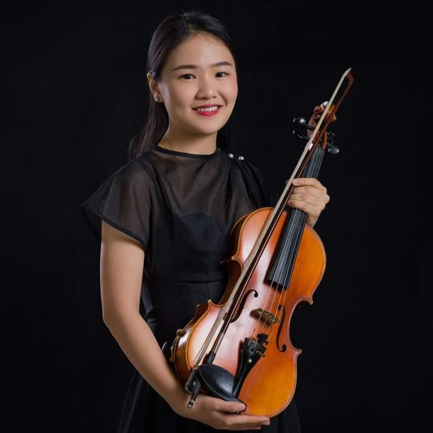 Nghệ sĩ Viola Phạm Huyền Trang. Nghệ sĩ Viola Phạm Huyền Trang.