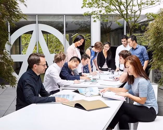 Tốt nghiệp loại giỏi, ngay sau khi ra trường, Sơn được mời về làm tại Elenberg Fraser, một công ty chuyên thiết kế các công trình nhà ở cao tầng, cũng có chi nhánh tại Việt Nam. Hiện Xuân Sơn đang phụ trách một số dự án ở 2 thành phố Melbourne và Perth.