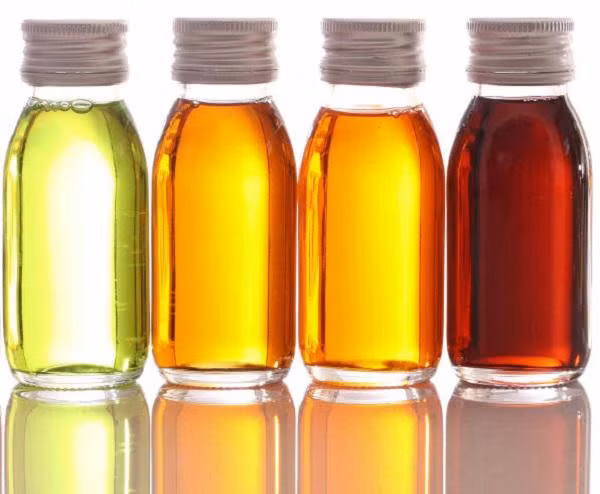 Bôi tinh dầu tràm giữ ấm cho con 6 tháng tuổi, mẹ “tá hỏa” khi thấy ngực bé phồng rộp