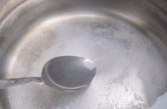 Một nắm muối, 2 công thức trị gàu vĩnh viễn ngay tại nhà ảnh 2