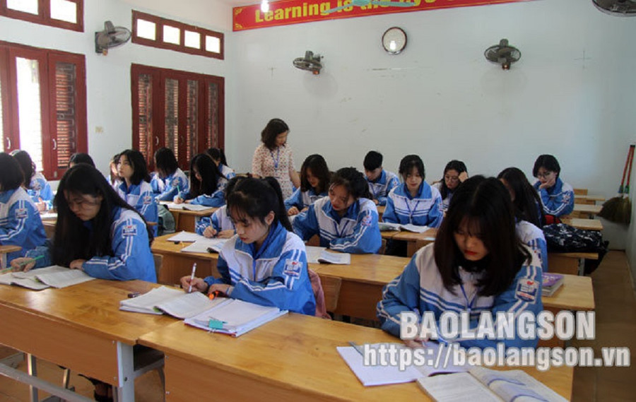 Giờ học, ôn tập của học sinh khối 12 Trường THPT Bắc Sơn. Giờ học, ôn tập của học sinh khối 12 Trường THPT Bắc Sơn.