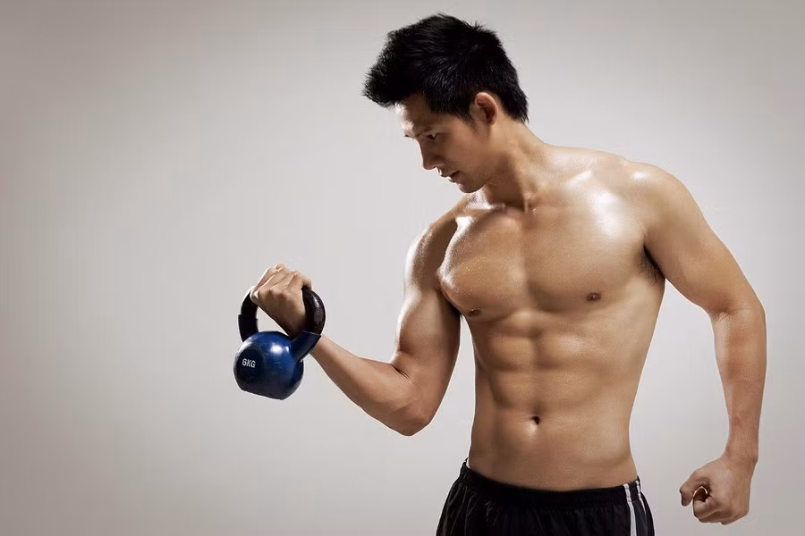 Tập gym tăng cơ bắp nhưng teo tinh hoàn: Bác sĩ chỉ ra lỗi nguy hiểm