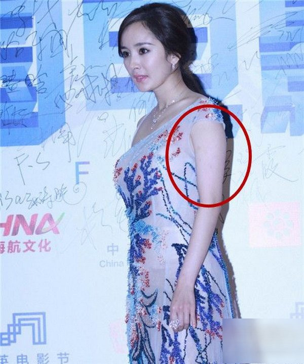 Chị em có bắp tay to, tránh xa 3 kiểu trang phục này ảnh 1 khong muon thien ha nhin thay nhuoc diem bap tay to, chi em buoc phai tranh xa 3 mon nay! - 1