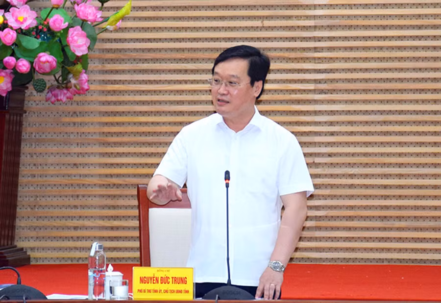 Chủ tịch UBND tỉnh Nguyễn Đức Trung phát biểu cho ý kiến về dự thảo.