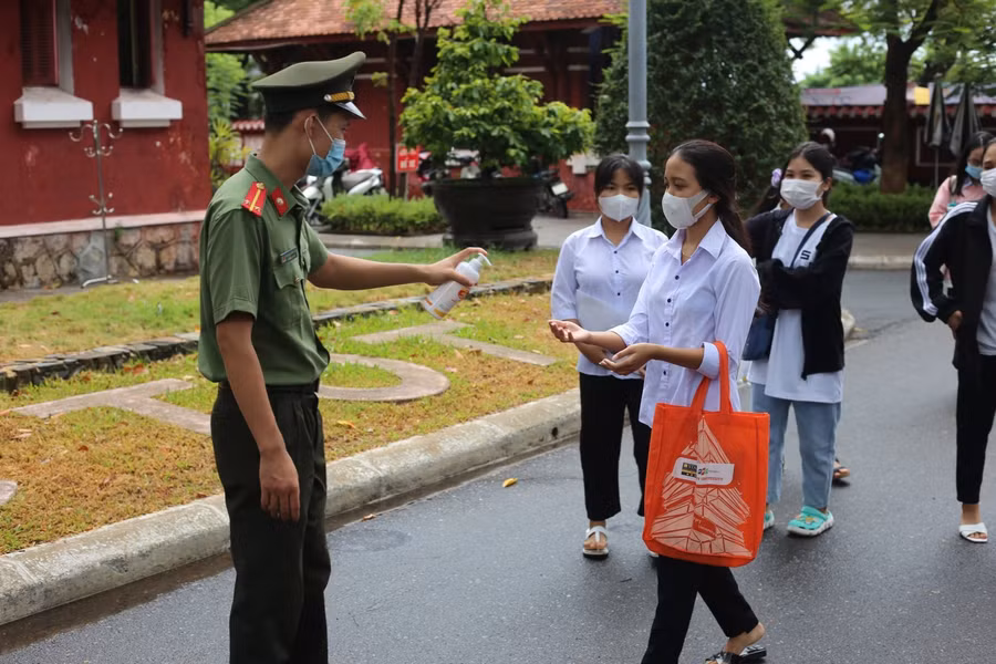 Các hội đồng thi triển khai nhiều biện pháp để phòng dịch Covid-19.