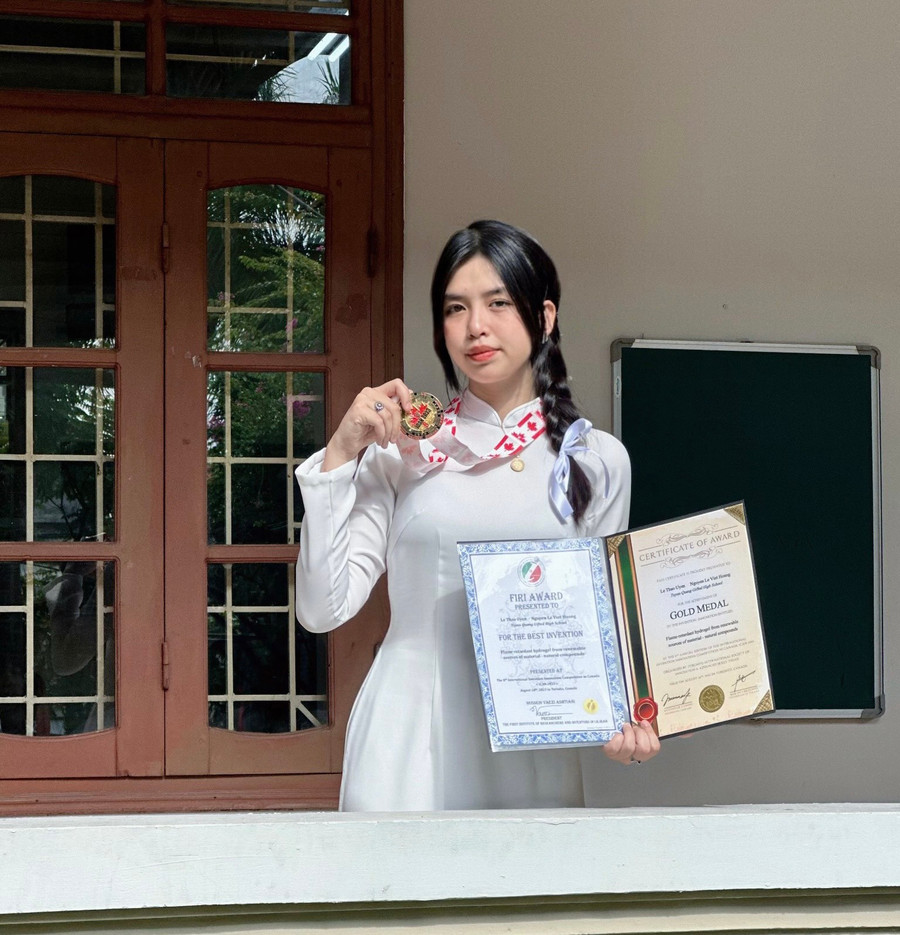 Những giải thưởng mà Uyên nhận được sẽ là động lực để em phấn đấu trong thời gian tới.