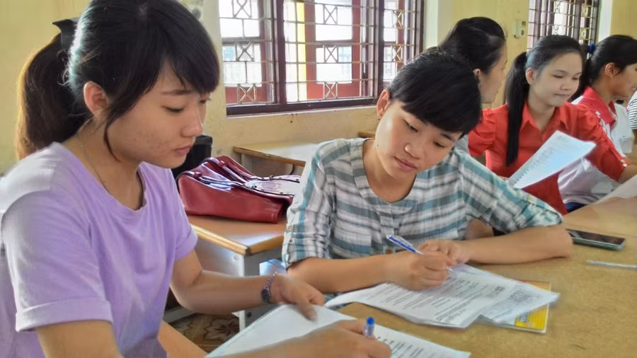 “Trái tim của học sinh, trí tuệ của học sinh vô cùng nhạy cảm, nếu như trái tim của các thầy cô tan chảy thành hành động vì học sinh, thì chắc chắn trái tim của học sinh cũng sẽ tan chảy” - PGS.TS Trần Lệ Thu.