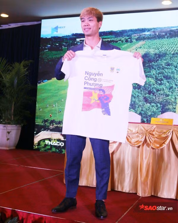 Công Phượng tạo nên sức hút khủng cho đội bóng của Bỉ Công Phượng tạo nên sức hút khủng cho đội bóng của Bỉ