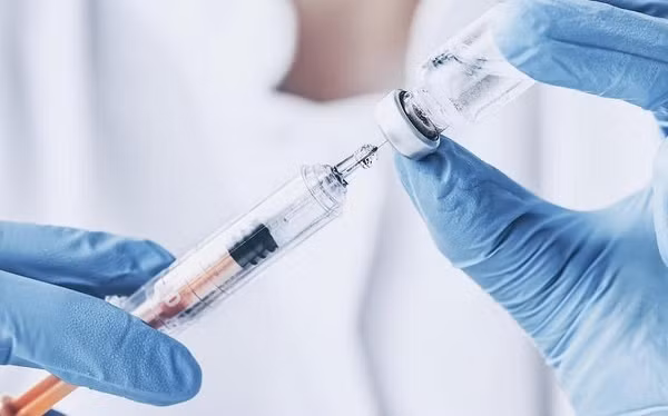 Người lớn nào cũng cần phải tiêm 5 loại vắc xin để chủ động phòng bệnh