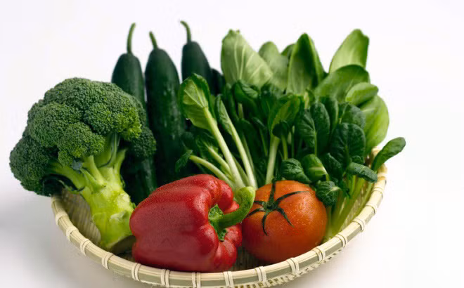 Rau lá xanh tốt cho trẻ.