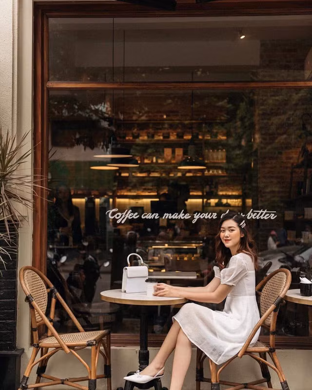 Nàng Á hậu được ví là bản sao của Hà Tăng: Style chỉ toàn màu đen - trắng nhưng sang chảnh như tiểu thư nhà trâm anh thế phiệt - Ảnh 3.