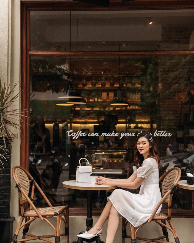 Nàng Á hậu được ví là bản sao của Hà Tăng: Style chỉ toàn màu đen - trắng nhưng sang chảnh như tiểu thư nhà trâm anh thế phiệt - Ảnh 3. Nàng Á hậu được ví là bản sao của Hà Tăng: Style chỉ toàn màu đen - trắng nhưng sang chảnh như tiểu thư nhà trâm anh thế phiệt - Ảnh 3.