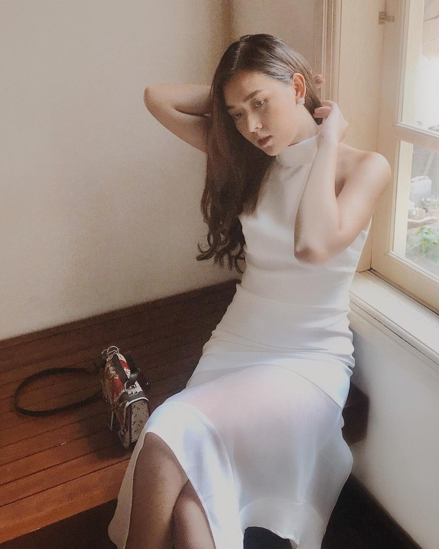 Nàng Á hậu được ví là bản sao của Hà Tăng: Style chỉ toàn màu đen - trắng nhưng sang chảnh như tiểu thư nhà trâm anh thế phiệt - Ảnh 8. Nàng Á hậu được ví là bản sao của Hà Tăng: Style chỉ toàn màu đen - trắng nhưng sang chảnh như tiểu thư nhà trâm anh thế phiệt - Ảnh 8.