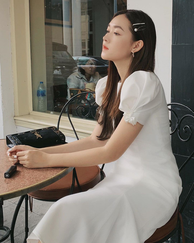 Nàng Á hậu được ví là bản sao của Hà Tăng: Style chỉ toàn màu đen - trắng nhưng sang chảnh như tiểu thư nhà trâm anh thế phiệt - Ảnh 15. Nàng Á hậu được ví là bản sao của Hà Tăng: Style chỉ toàn màu đen - trắng nhưng sang chảnh như tiểu thư nhà trâm anh thế phiệt - Ảnh 15.