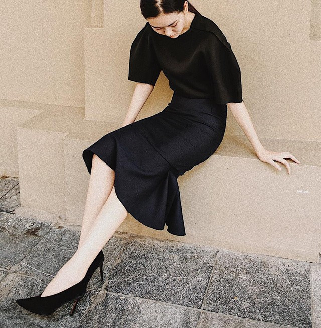 Nàng Á hậu được ví là bản sao của Hà Tăng: Style chỉ toàn màu đen - trắng nhưng sang chảnh như tiểu thư nhà trâm anh thế phiệt - Ảnh 13. Nàng Á hậu được ví là bản sao của Hà Tăng: Style chỉ toàn màu đen - trắng nhưng sang chảnh như tiểu thư nhà trâm anh thế phiệt - Ảnh 13.