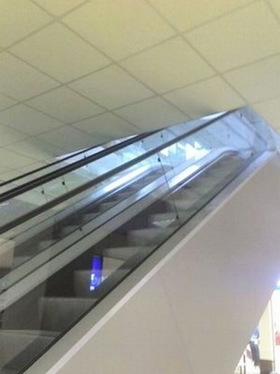 Cầu thang cuốn hiện đại, đắt tiền nhưng nhanh chóng bị quên lãng. nhung-thiet-ke-cau-thang-ton-tien-nhung-de-gay-hoa-1