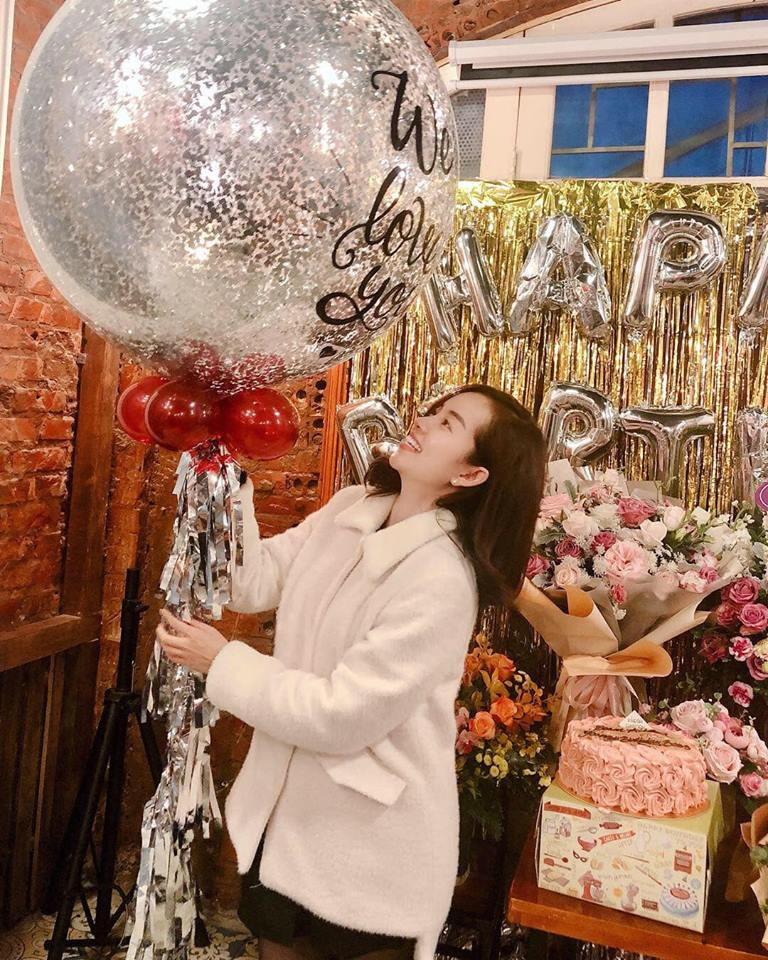 ly kute khoe anh sinh nhat nhung dan mang lai hot hoang khi nhin con trai - 1