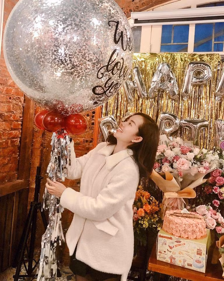 ly kute khoe anh sinh nhat nhung dan mang lai hot hoang khi nhin con trai - 1