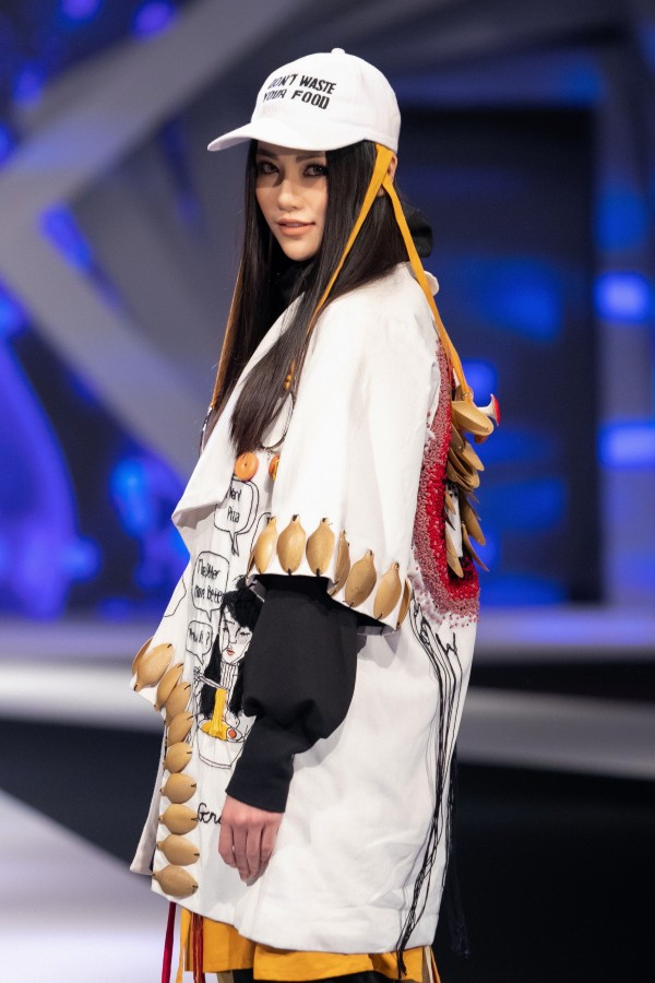 Vì sao Hoa hậu Phương Khánh bị buộc bồi thường, giảm từ 3 tỷ còn 500 triệu đồng? ảnh 1 Hé lộ lý do Hoa hậu Trái đất Phương Khánh bị buộc bồi thường, giảm từ 3 tỷ còn 500 triệu đồng!