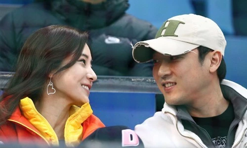 Tan vỡ tình đẹp Won Bin - Han Chae Young vì chàng "không đáng mặt nam nhi"