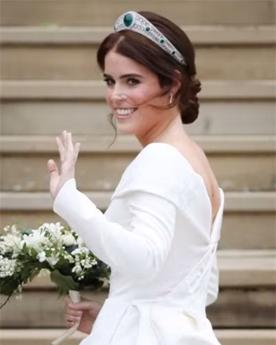 me man nhung bo vay cuoi dep long lanh cua cac sao trong nam 2018 hinh 10