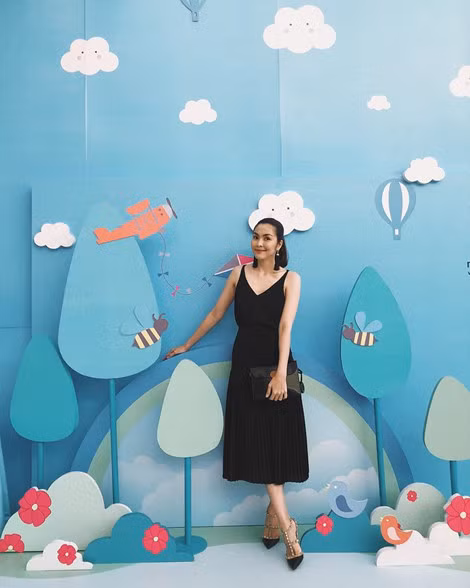 Những "bộ cánh" màu đen quyền lực của Hà Tăng - Hình 6 Nhung