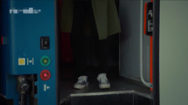 Khán giả bất ngờ phát hiện sạn cực lớn trong phim của Hyun Bin và Park Shin Hye? - Ảnh 8. Khán giả bất ngờ phát hiện sạn cực lớn trong phim của Hyun Bin và Park Shin Hye? - Ảnh 8.