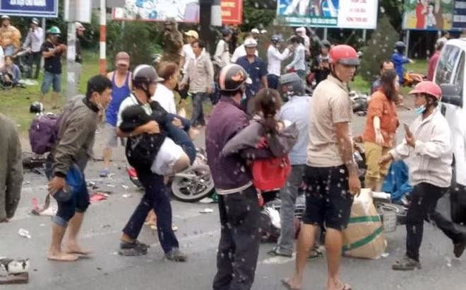 Thai phụ vụ container tông 21 xe máy ám ảnh nhớ lại: “Chân của một người chết đè lên chân tôi“