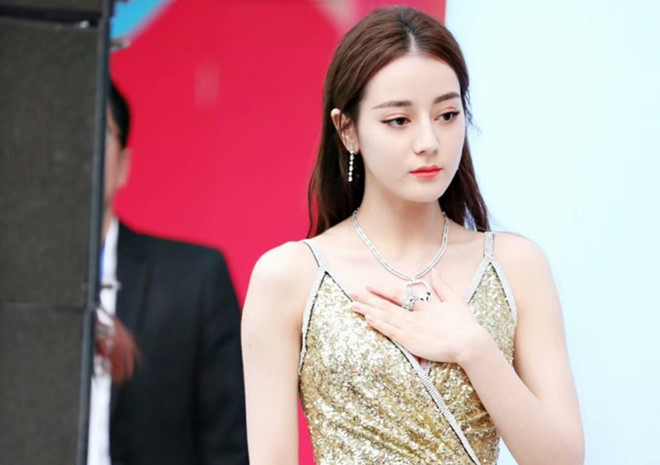 Ngôi sao - Mỹ nhân Tân Cương Địch Lệ Nhiệt Ba không đẹp lung linh như mọi người vẫn tưởng (Hình 5).