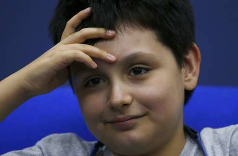 Cậu bé thần đồng vào đại học năm 12 tuổi ảnh 5 Cậu bé thần đồng vào đại học năm 12 tuổi-5