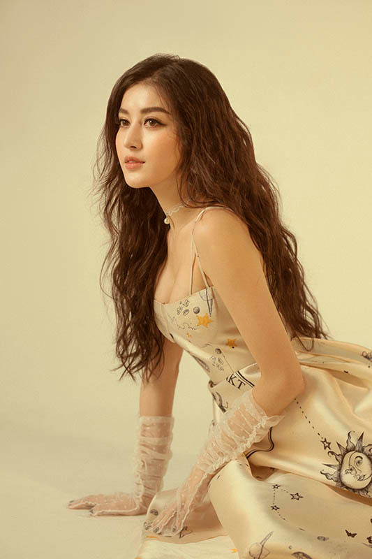 Huyền My thừa nhận độc thân, mơ về đám cưới bí mật trên biển